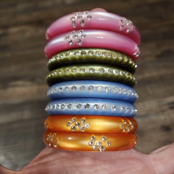 Set Of 8 plastic colorful bracelets with embellishments E - Picture 1 of 3